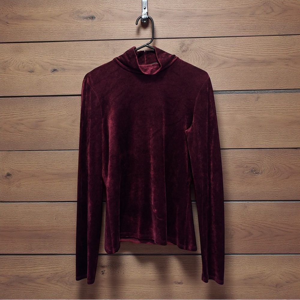 Theory Women's Burgundy Velvet Long Sleeve Turtleneck‎ Top
Size Large